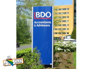 Verlichte Reclamezuil ovaal model